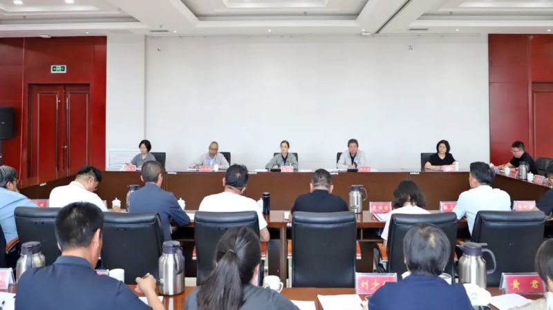 省物產(chǎn)集團(tuán)黨委書記、董事長劉玲講授樹立和踐行正確政績觀學(xué)習(xí)教育專題黨課