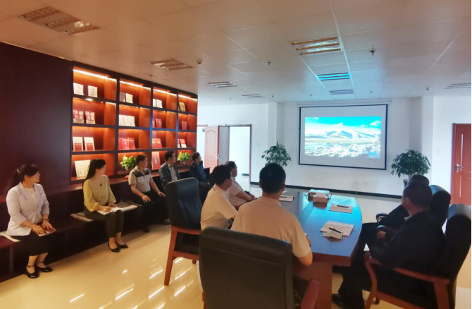 我們和黨一起過生日――集團機關(guān)黨支部迎&ldquo;七一&rdquo;組織黨員集體過&ldquo;政治生日&rdquo;