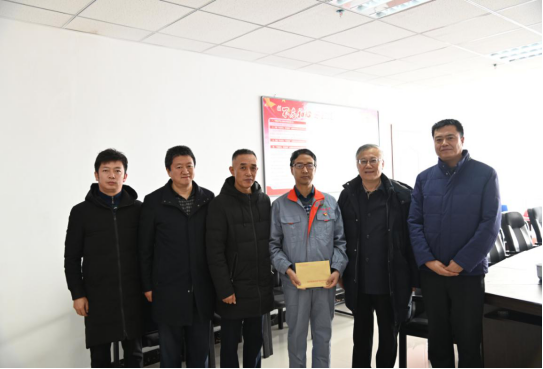 走訪慰問(wèn)專(zhuān)家人才，為人才創(chuàng)新?tīng)I(yíng)造良好的環(huán)境